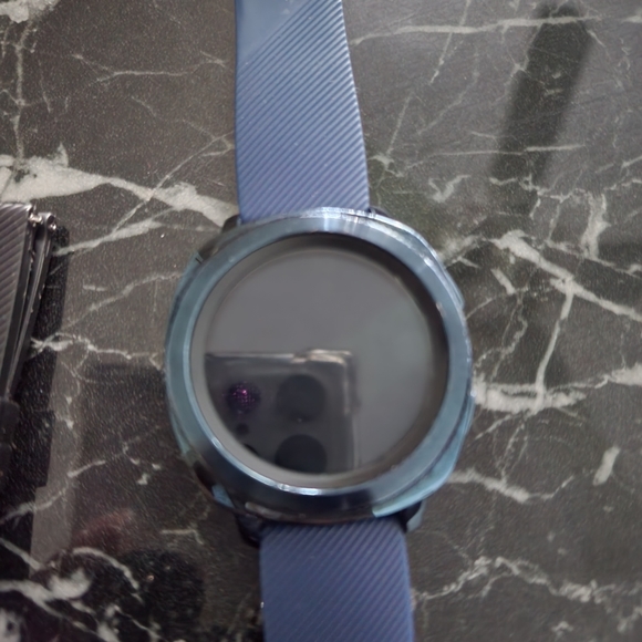 Samsung Gear Sport Watch - Picture 3 of 5
